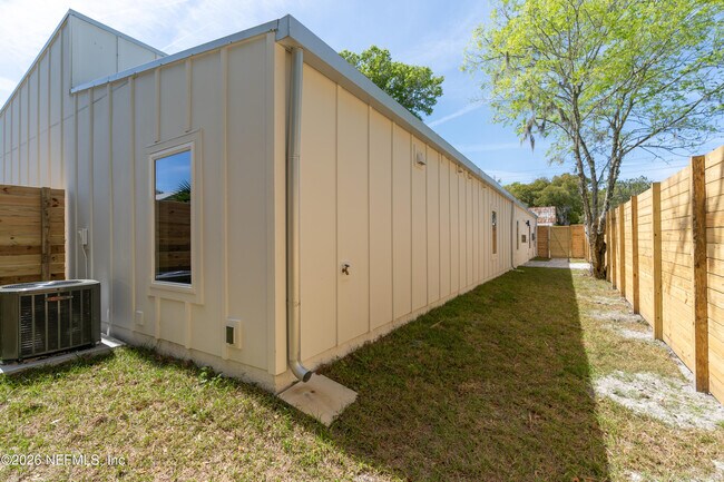 Building Photo - 29 Masters Dr