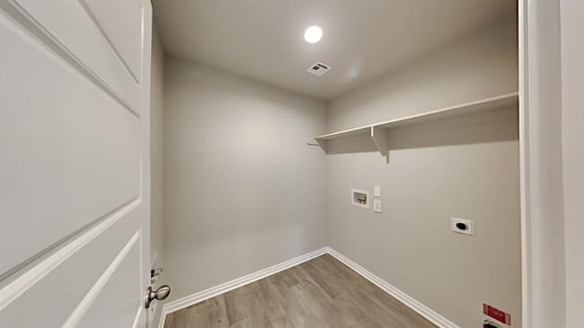 Building Photo - 4200 Colt Dr