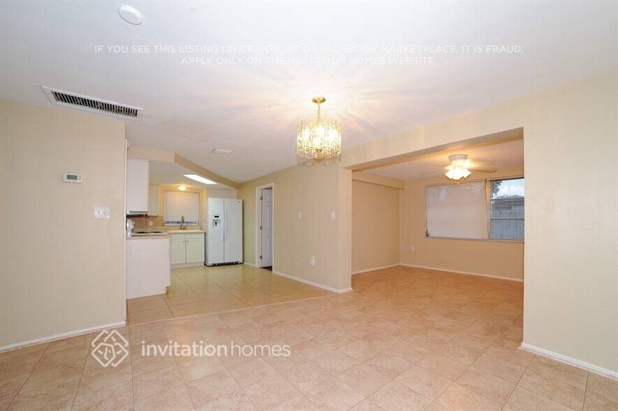 Building Photo - 3041 Holiday Lake Dr