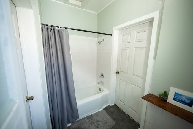 Building Photo - 2120 E Evans Ave