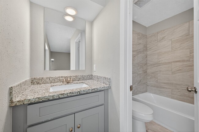 Building Photo - 5243 Wickview Ln