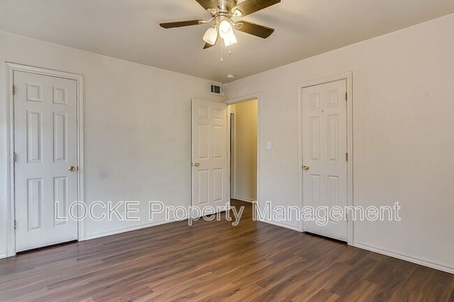 Building Photo - 3417 S University Dr