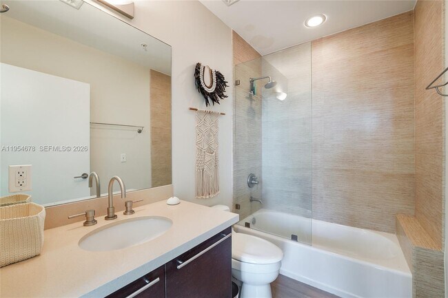 Building Photo - 7928 East Dr