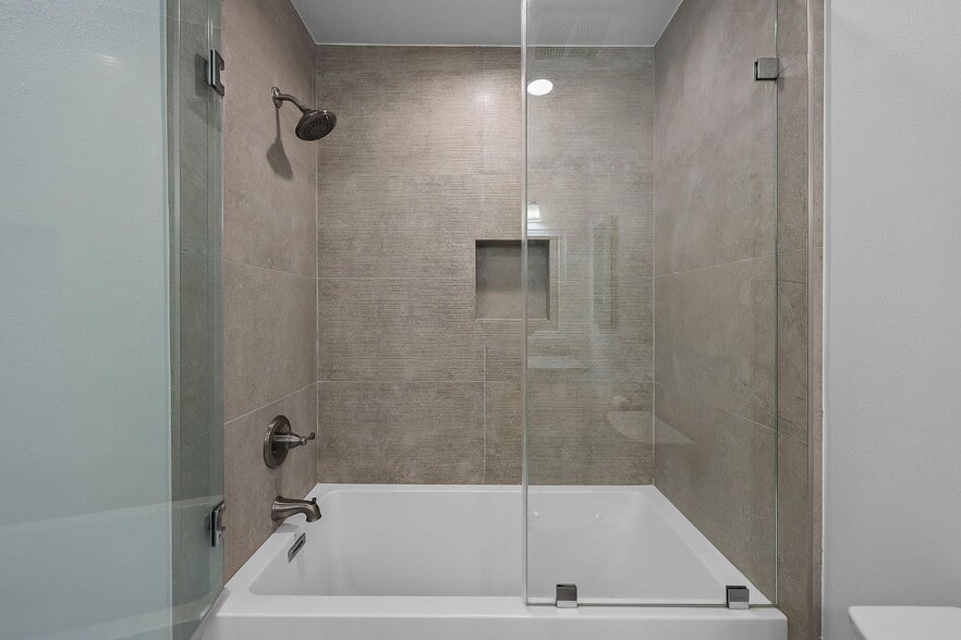 Bathroom 1- Master Bath - 6145 Whitsett Ave