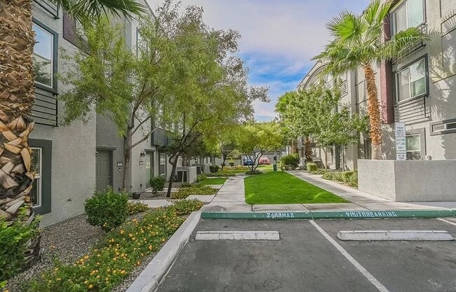 Building Photo - Unique condo with rooftop Strip Views and modern amenities.