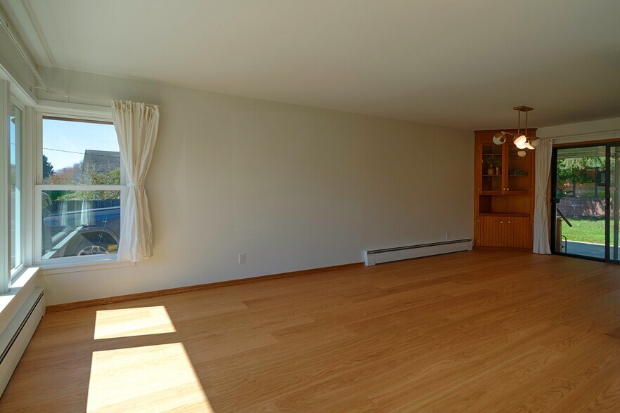 Building Photo - 540 N 83rd St