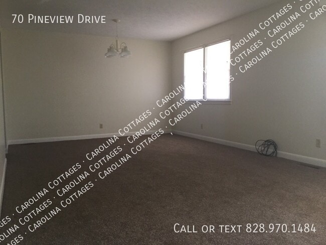 Building Photo - 70 Pine View Dr