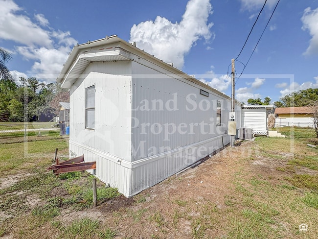 Building Photo - 1175 Meadow Lawn Street