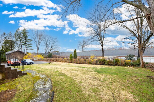 Building Photo - 29 Medford St