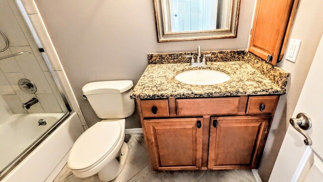 Building Photo - Annual UNfurnished 2/2 SFH in Palm-Aire