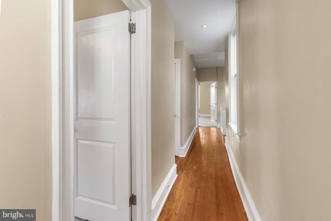 Building Photo - 4623 Sansom St
