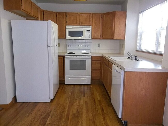 Building Photo - Comfortable and Bright 3-Bedroom Home Available This June