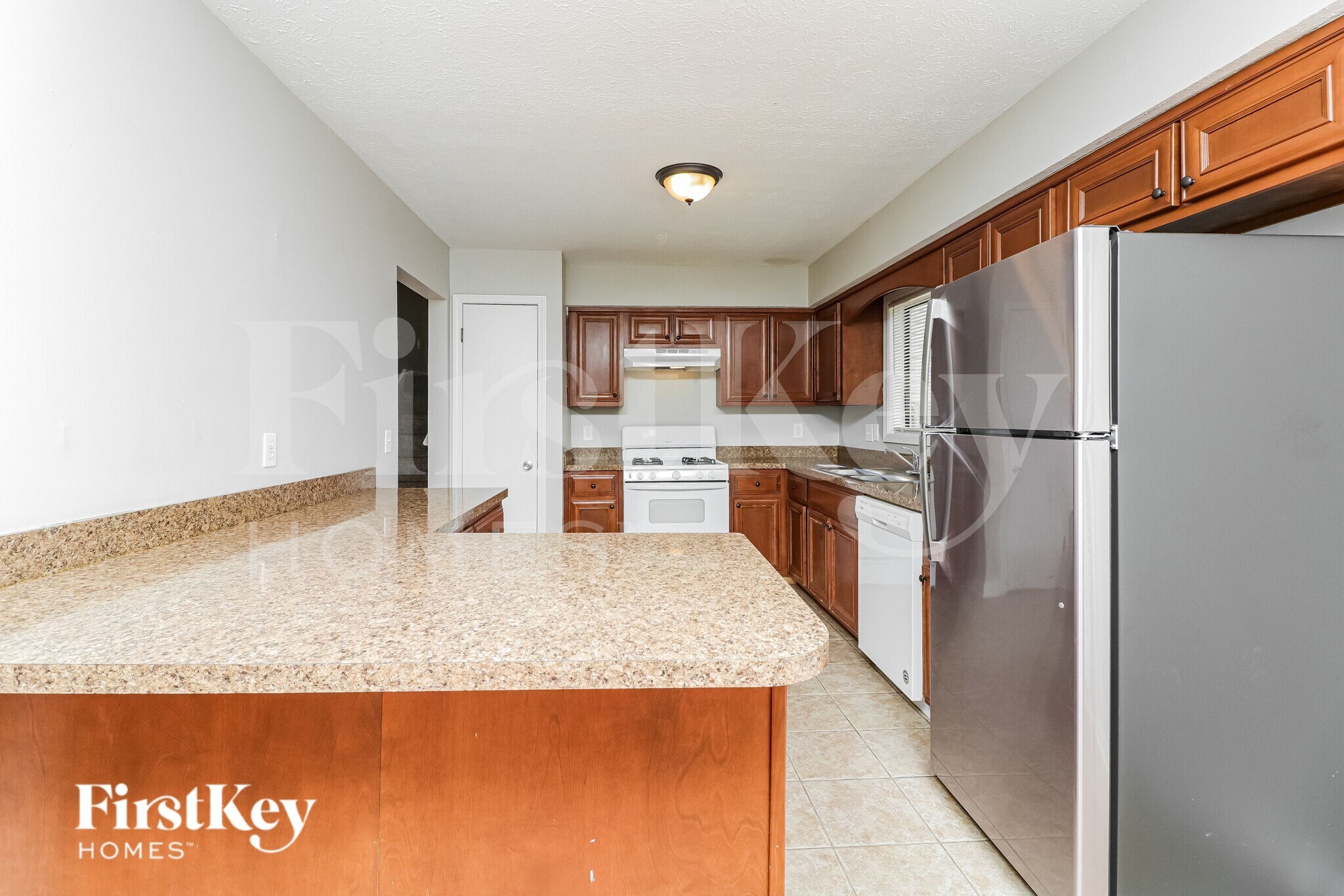 Building Photo - 1006 Hicksmil Ct SW