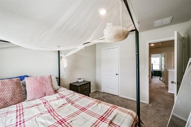 Building Photo - 11627 Braemar Village Dr