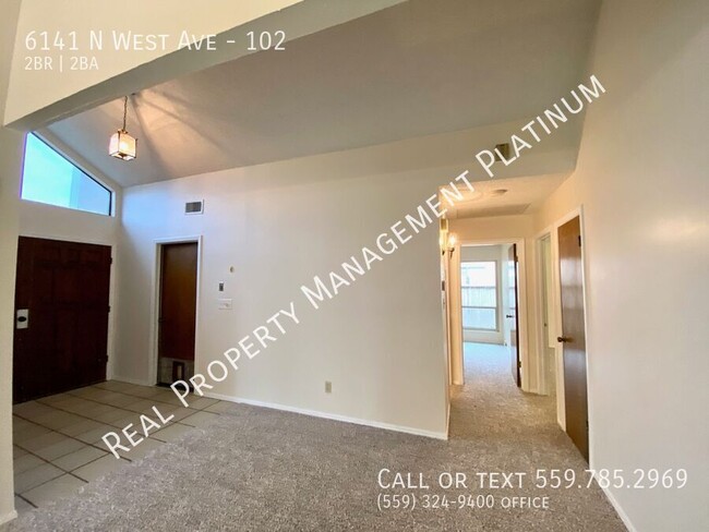 Building Photo - $1,950 Bullard & West, 2 Bed Condo, Commun...