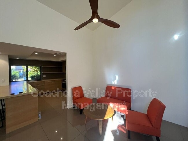 Building Photo - 287 S Civic Dr