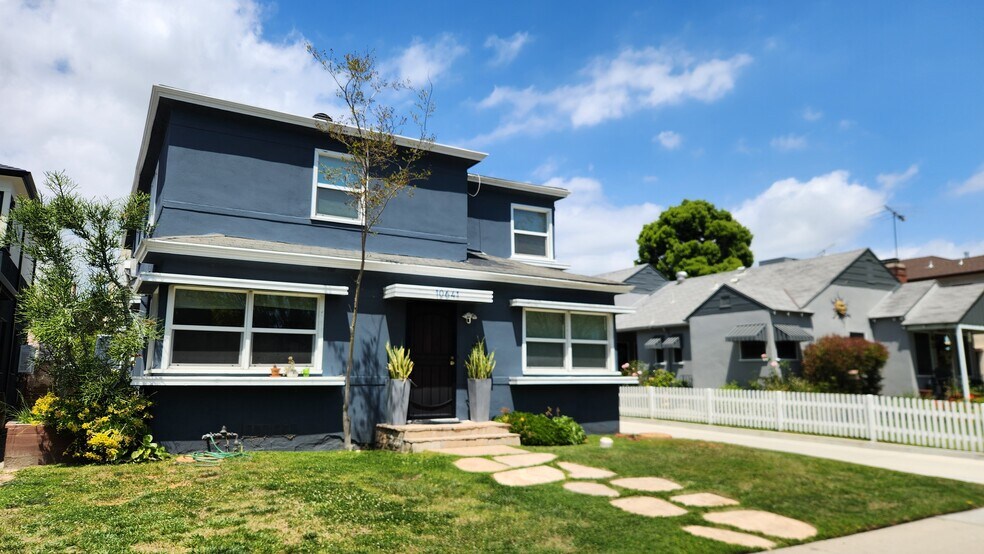 Building Photo - 10641 Whipple St