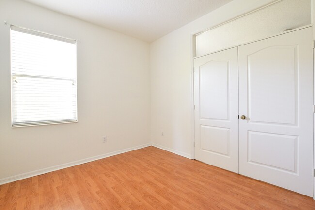 Building Photo - AMAZING 4 Bed 2 Bath Home For Rent in Sanf...