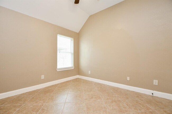 Building Photo - 26115 Serenity Oaks Dr