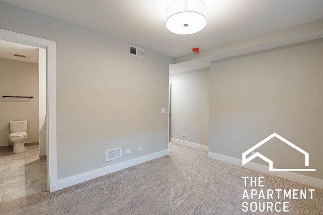 Building Photo - 4409 N Seeley Ave