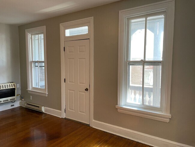 Building Photo - 122-122 N Hanover St