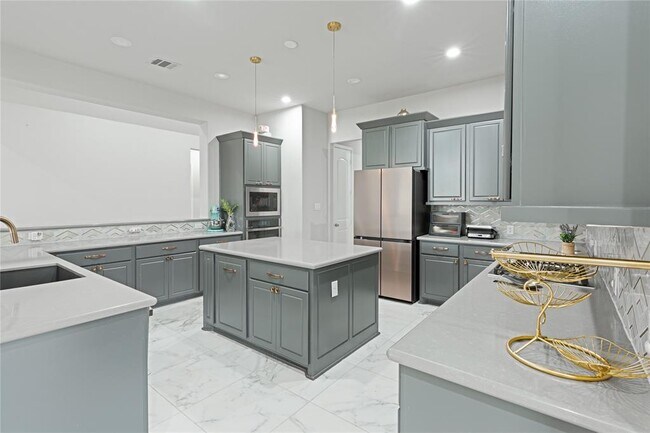 Building Photo - 119 Fortuna Ct
