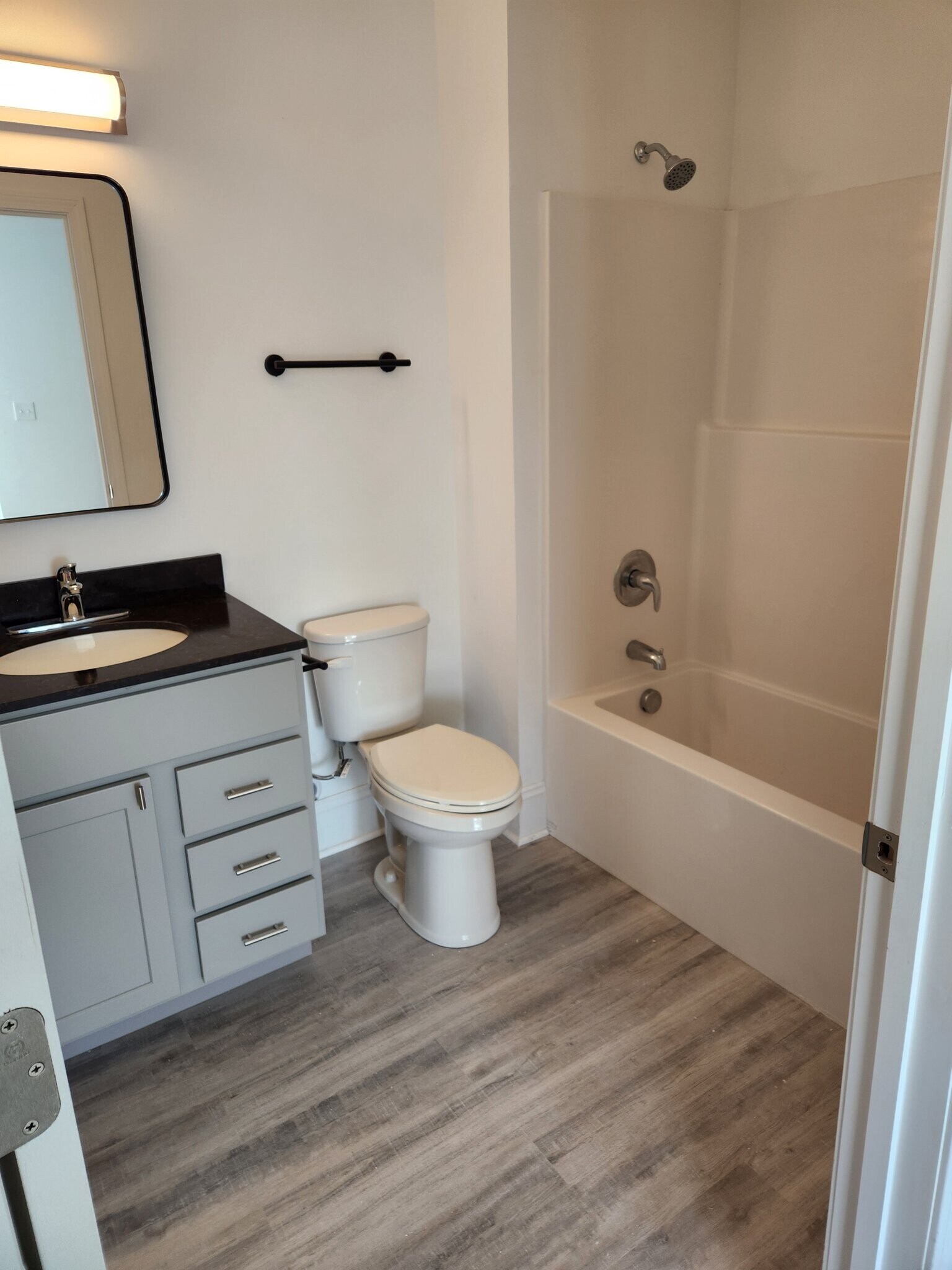 Building Photo - 2 Grove St