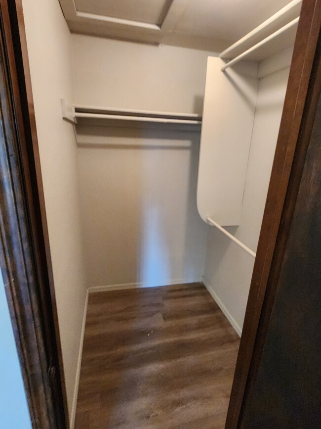 Main Closet-Walk-In - 3028 SW 86th St