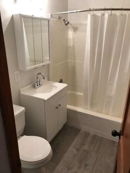 Building Photo - 2909 E Claudette Dr