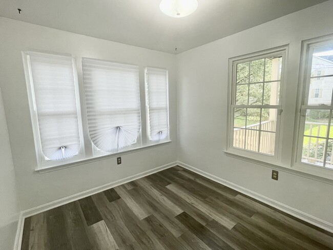 Dining Area - 2010 Alice Ave