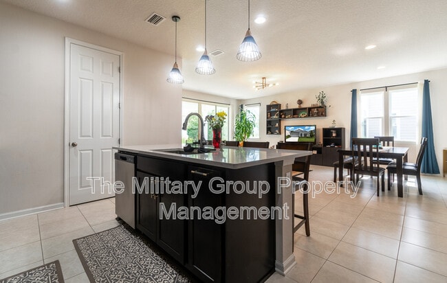 Building Photo - 1837 Amberly Dr