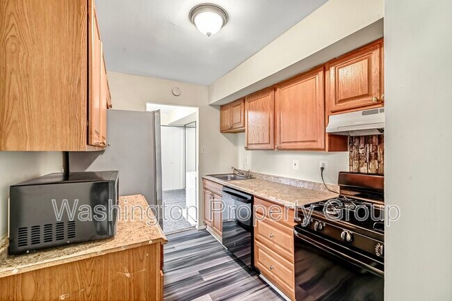 Building Photo - 3904 Stone Gate Dr