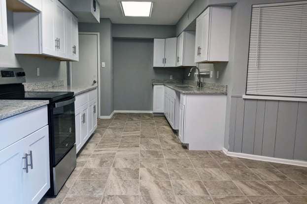 Building Photo - 2330 Blossom Dr