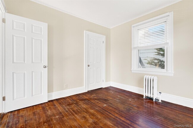 Building Photo - 270 Sickles Ave