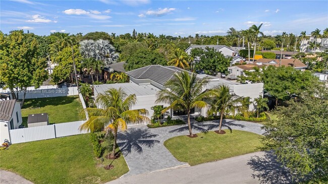 Building Photo - 543 NE 109th St