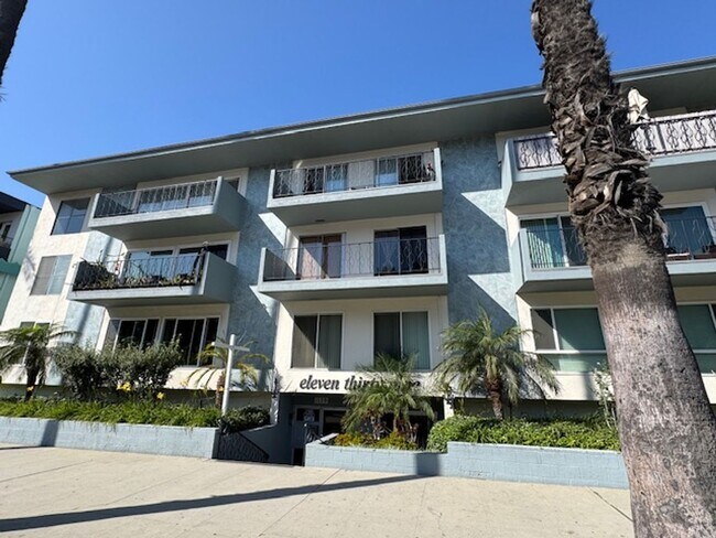 Primary Photo - Modern Alamitos Beach 2 bedroom Condo plus...