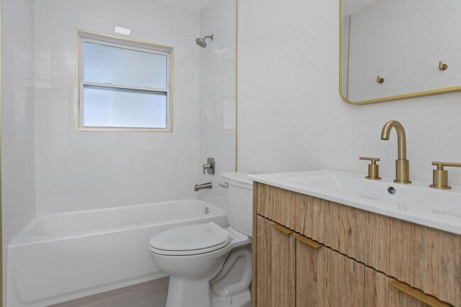 Building Photo - 2710 Boca Ciega Dr N