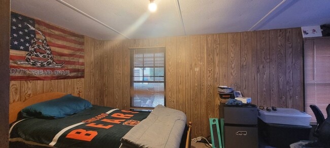 Building Photo - 2 bedroom 1 bathroom Mobile home near Denv...
