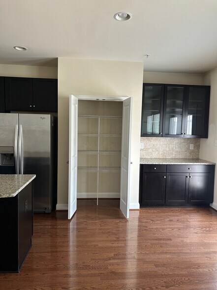2nd Floor Pantry & Bar Area - 211 Quarry Point Rd