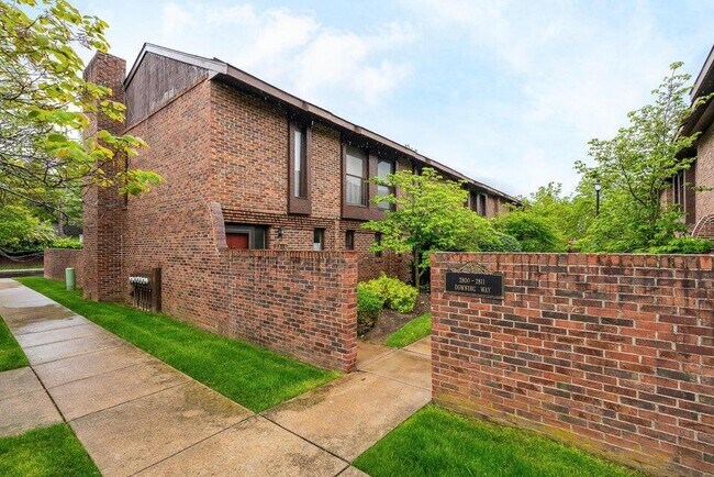 Building Photo - 2806 Downing Way