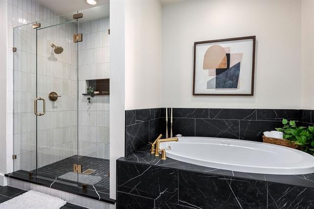 Building Photo - 4111 Newton Ave