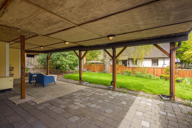 Building Photo - 8502 15th Ave NE