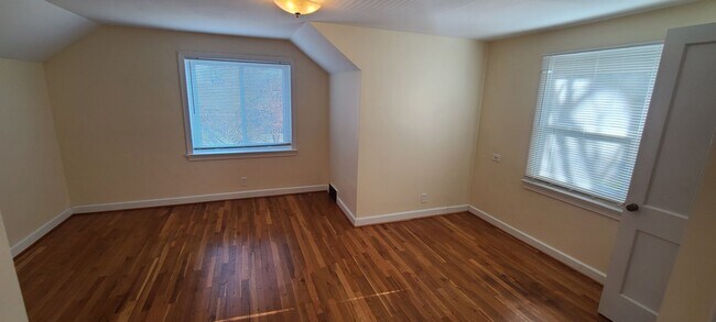 Building Photo - Lewisville Gem!