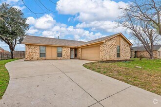 Building Photo - 2909 Lake Park Dr