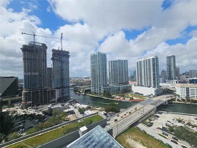 Building Photo - 68 SE 6th St