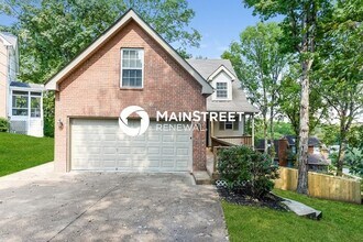 Building Photo - 3 Bedroom Pet-Friendly Home in Nashville, TN with Main Street Renewal