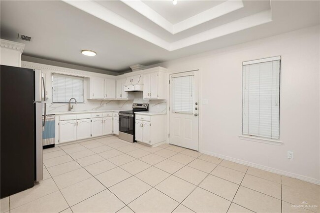 Building Photo - 13 Shasta Ave