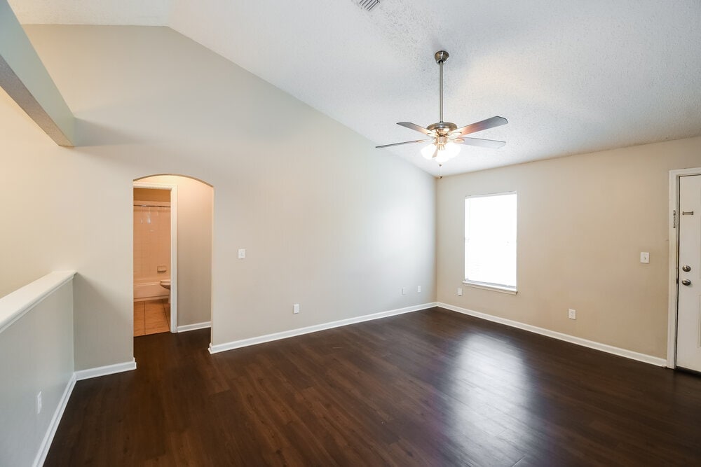 Building Photo - 2041 Hunters Trace Cir
