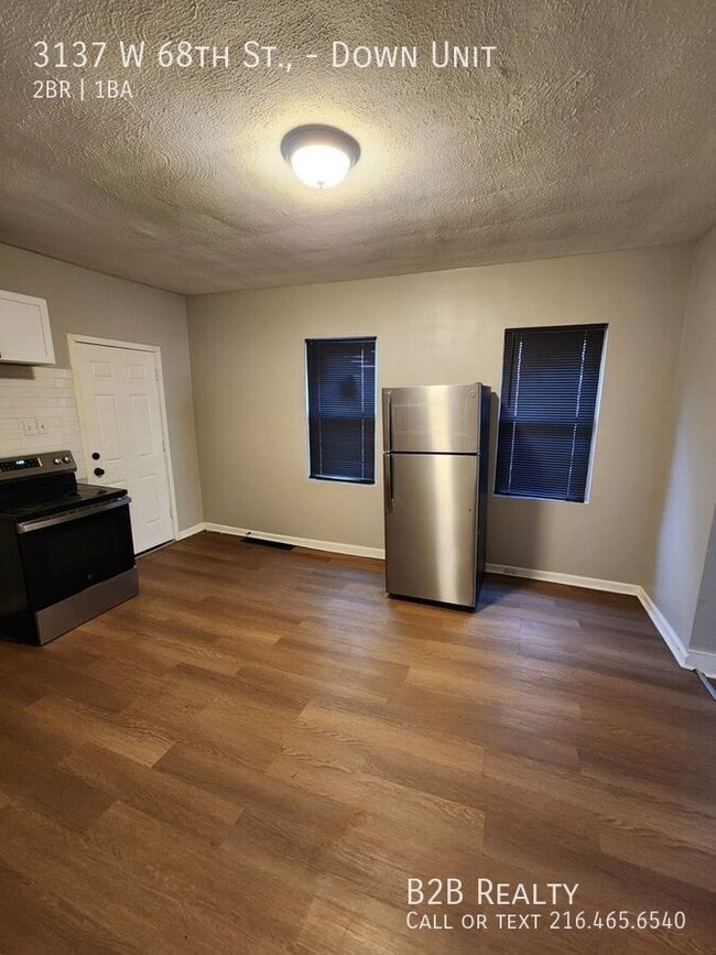 Building Photo - Spacious Two-Bedroom Unit in a Charming Mu...