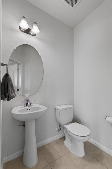 Building Photo - 137 Red Sun Dr